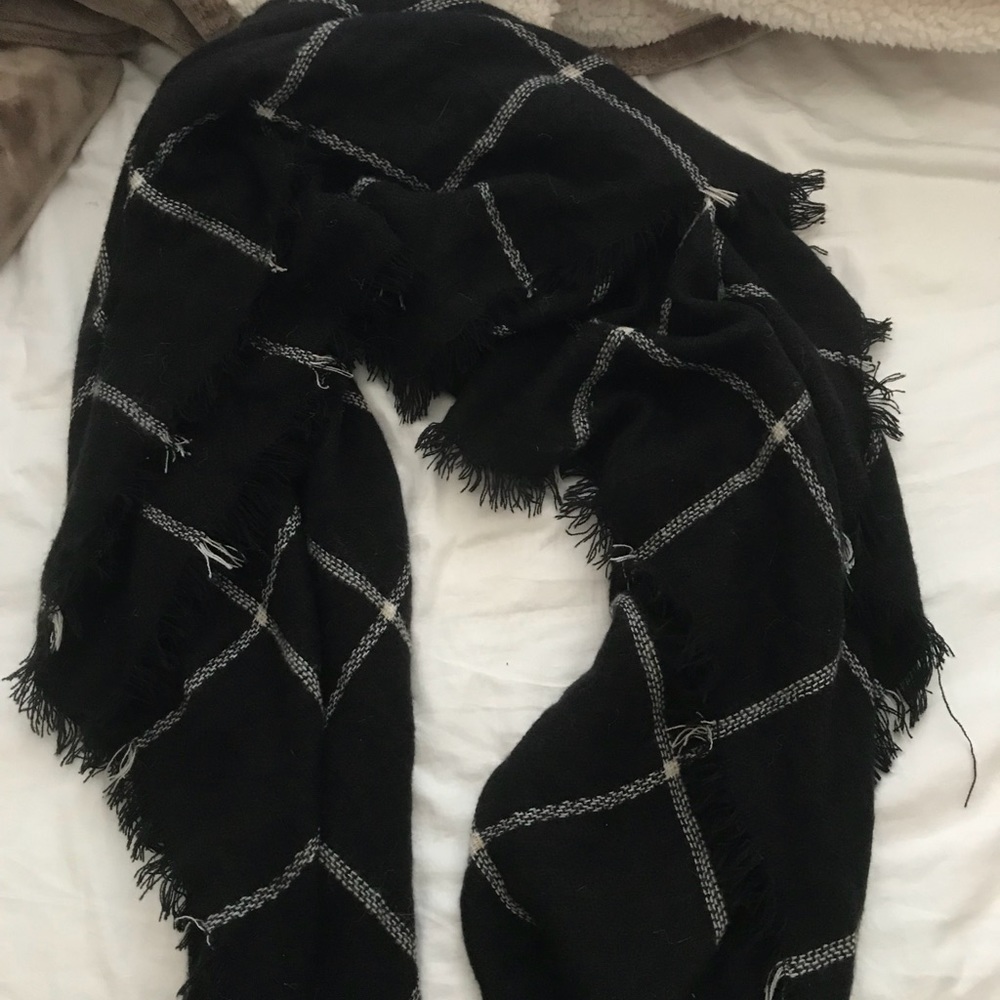 Oversized blanket scarf !